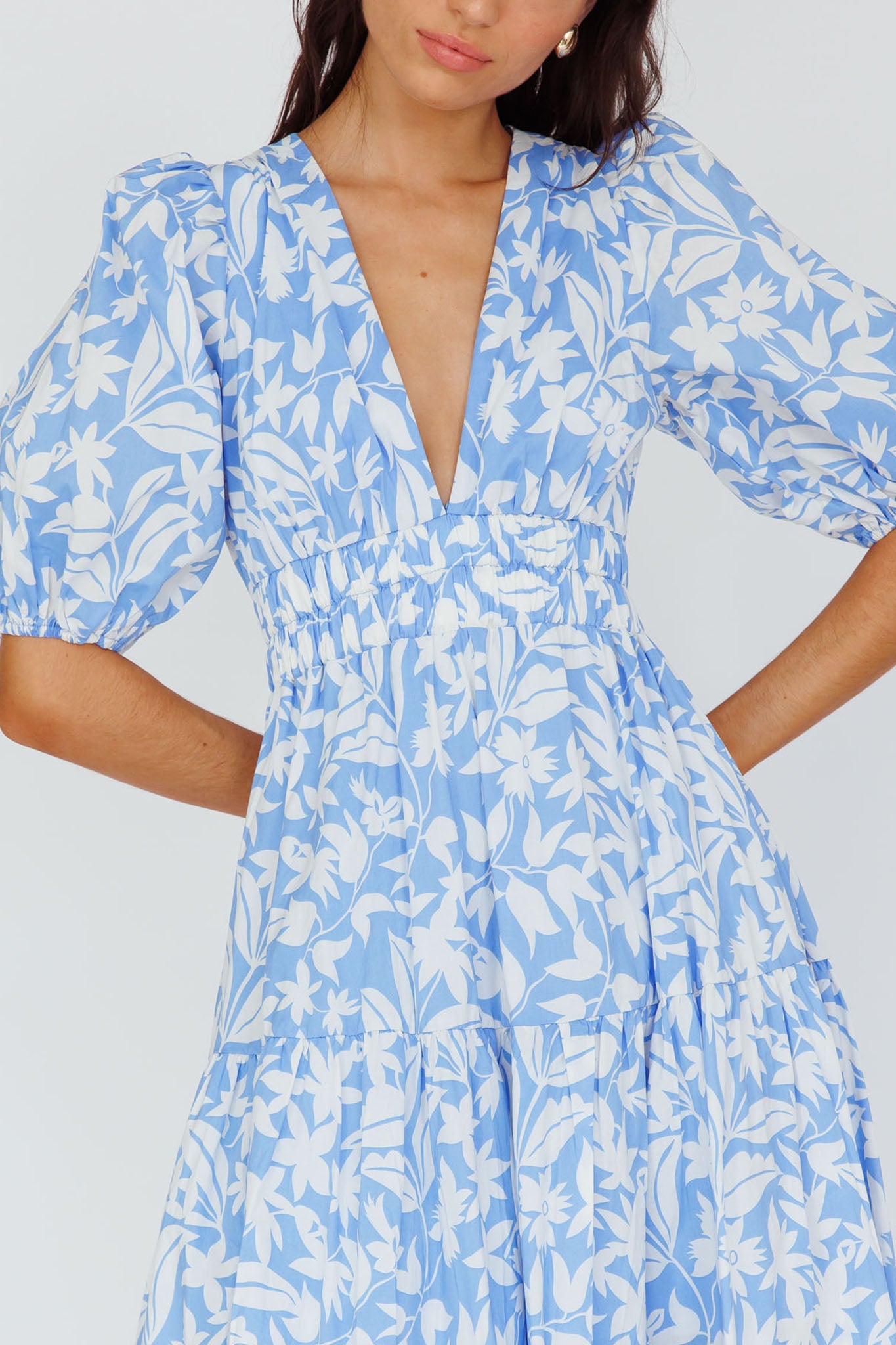 Shop the Summer Land V-Neckline Midi Dress Floral Blue | Selfie Leslie