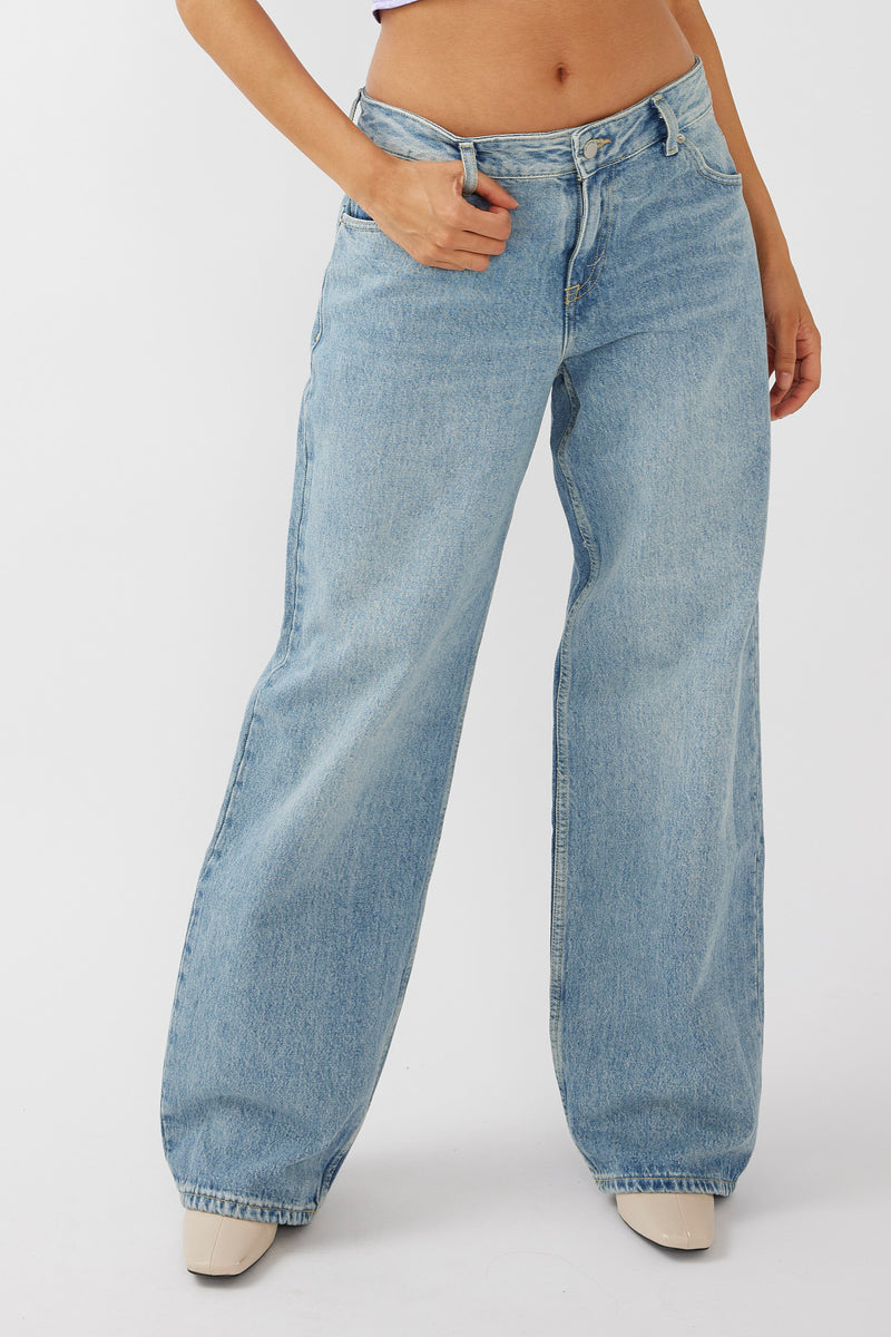 Shop the DR DENIM Hill Low Jeans Drift Light Blue | Selfie Leslie