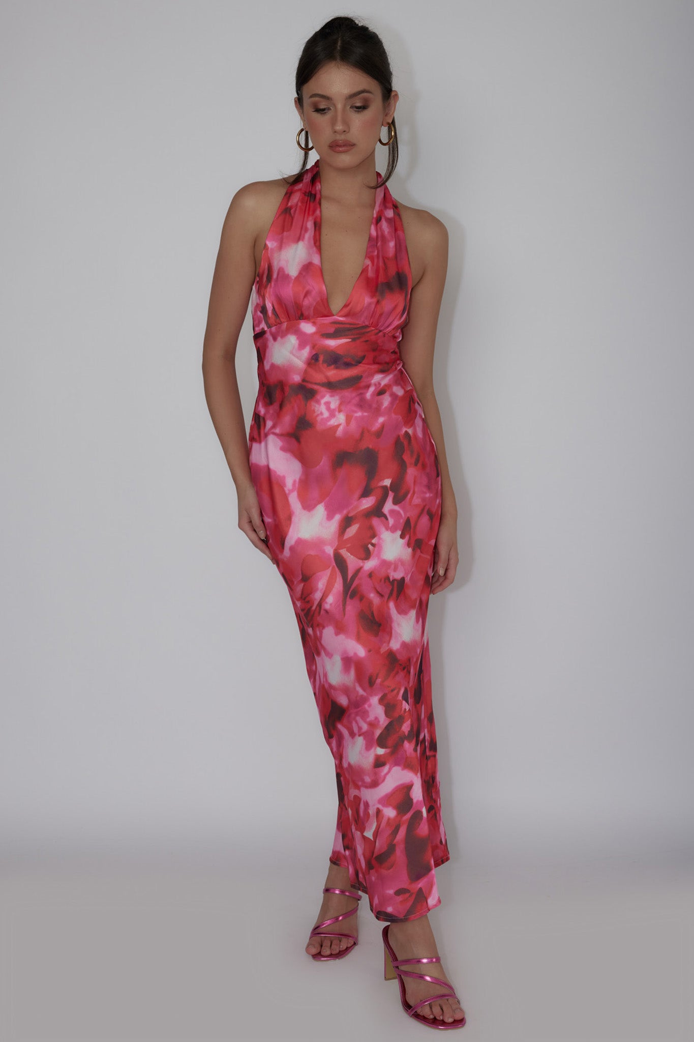 Shop the Modern Muses Halterneck Maxi Dress Floral Pink | Selfie Leslie