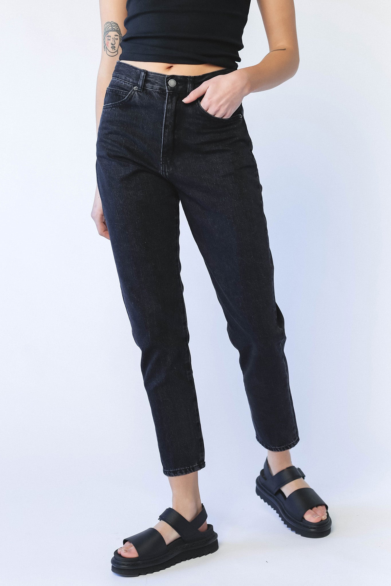 Shop the DR DENIM Nora Jeans Black Retro | Selfie Leslie